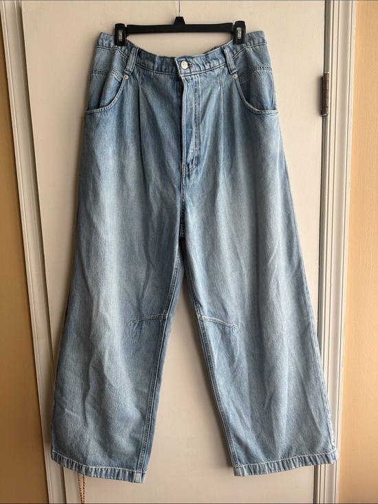 We The Free Denim - Free People We The Free Light Wash Wide Leg Pleated Jeans NWOT